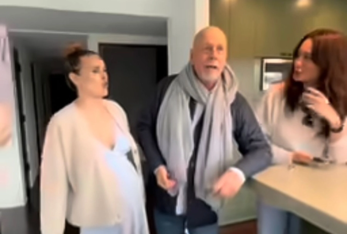 Кадр из видео