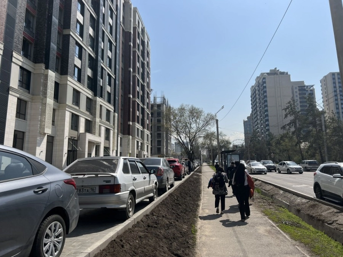 Фото: Twitter/angryqazaq ·