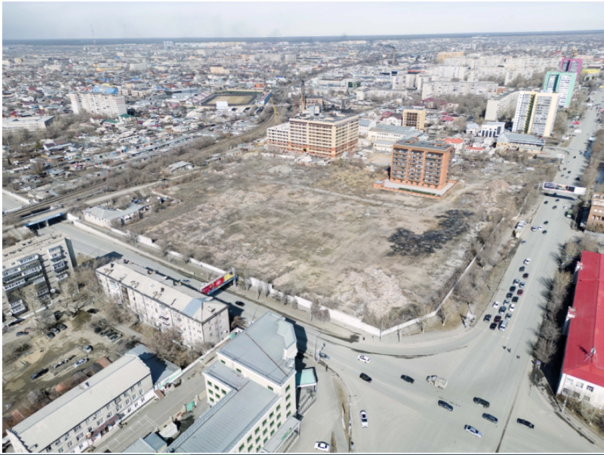 Участок, где раньше располагался армейский штаб. Фото с дрона Ильи Бараховского