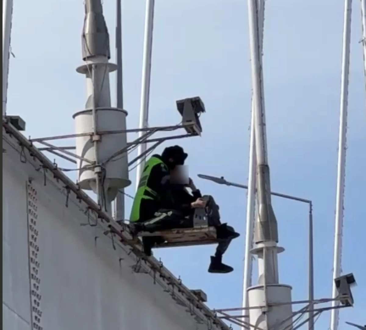 Кадр из видео