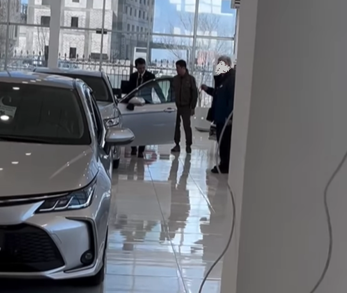 Кадр из видео