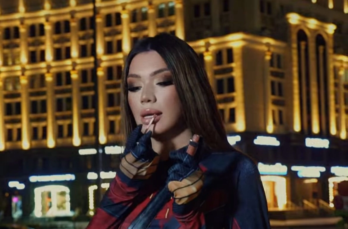 скриншот с видео