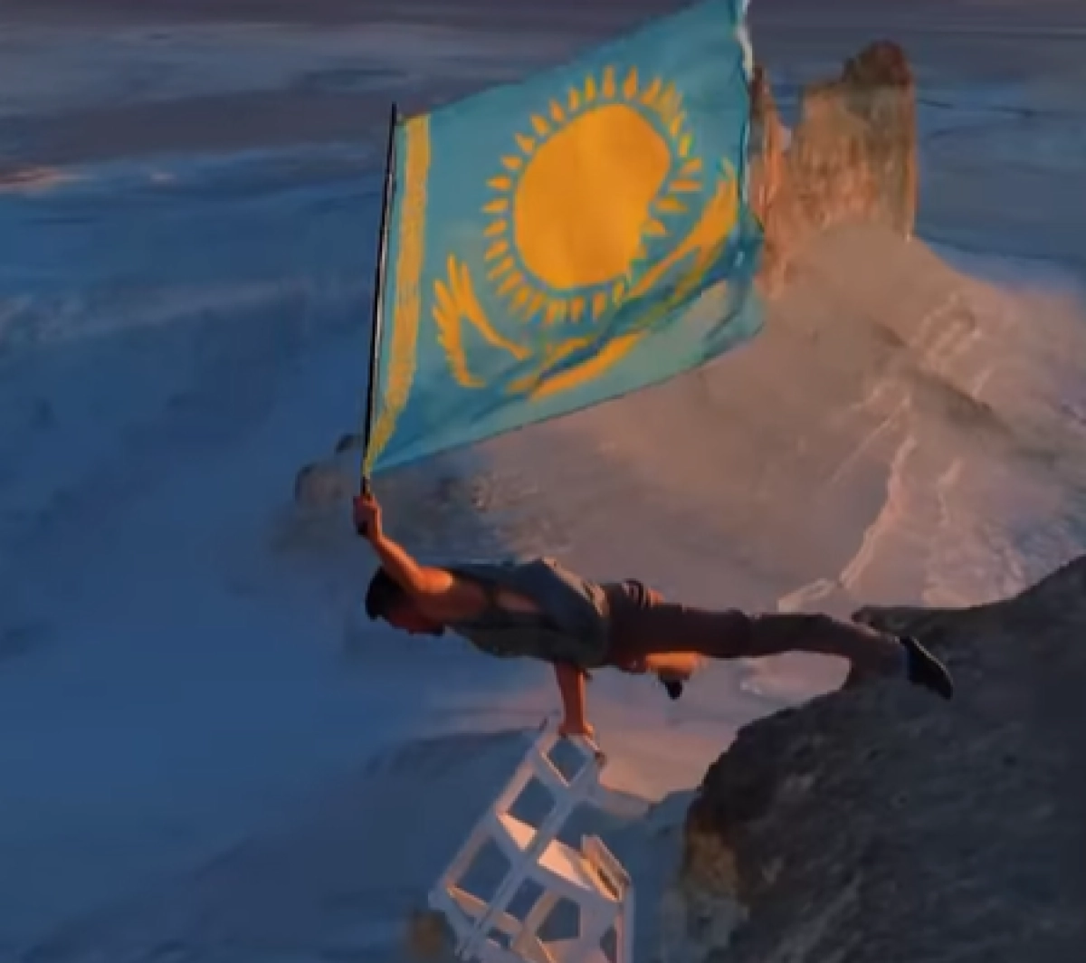 Кадр из видео