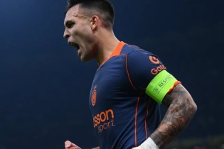 Отмена пенальти и гол: завершился первый тайм матча  «Интер»  — «Кайрат»