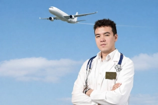 Реанимация в воздухе: 24-летний будущий врач предотвратил трагедию на рейсе SCAT
