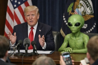 Трамп пообещал всему миру показать инопланетян