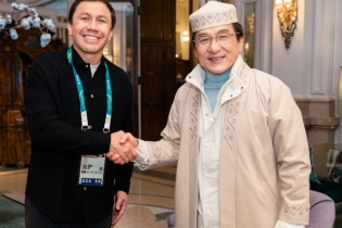 Головкин встретился со звездой мирового кино Джеки Чаном