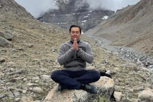 Внук Назарбаева пригласил алматинцев в горы на купание и деловой завтрак