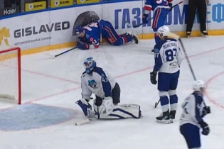 «Барыс» со счетом 0:7 проиграл пятый матч подряд