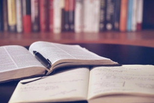 Расходы казахстанцев на вузы взлетели на 30%