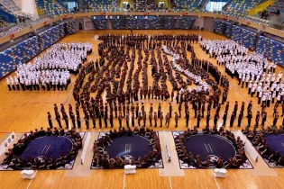 В Астане 18 тысяч детей одновременно сыграли в асык