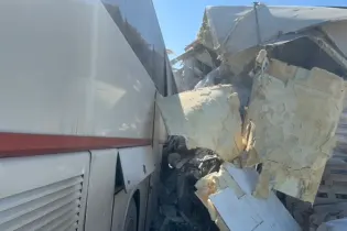 Автобус с 33 пассажирами попал в смертельное ДТП на трассе Астана — Алматы