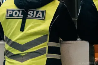 Жуткая находка в Косшы: на обочине дороги обнаружен пакет с новорожденным