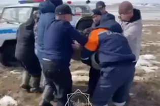 В области Абай пастух пролежал в степи пять дней и дождался спасения