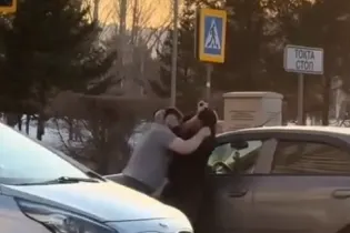 Водители устроили драку на проезжей части в Астане