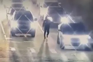 14-летний подросток за рулём Tesla устроил погоню в Астане: видео