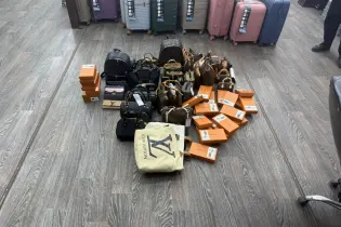 В Алматы нашли сотни подделок Louis Vuitton