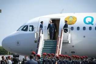 Касым-Жомарт Токаев прибыл с рабочим визитом в Узбекистан