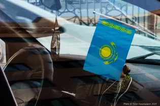 Паника на юге Казахстана: аптечки и огнетушители сметают с полок