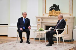 Путин поблагодарил президента Казахстана за приезд в Москву