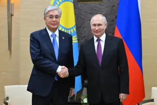 Владимир Путин прилетел в Астану