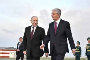 Как встретили Владимира Путина в аэропорту Астаны. Фоторепортаж