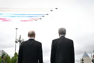 Триколор в небе и почётный караул: как в Астане встречали Владимира Путина