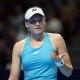 Рыбакина разгромила Аниссимову на старте Итогового турнира WTA