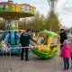 В Астане объяснили падение кабины с детьми на карусели