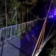 Подвесной мост вместе с людьми рухнул в Усть-Каменогорске