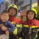 Жители Алматы встретили овацией спасение малыша с шестого этажа